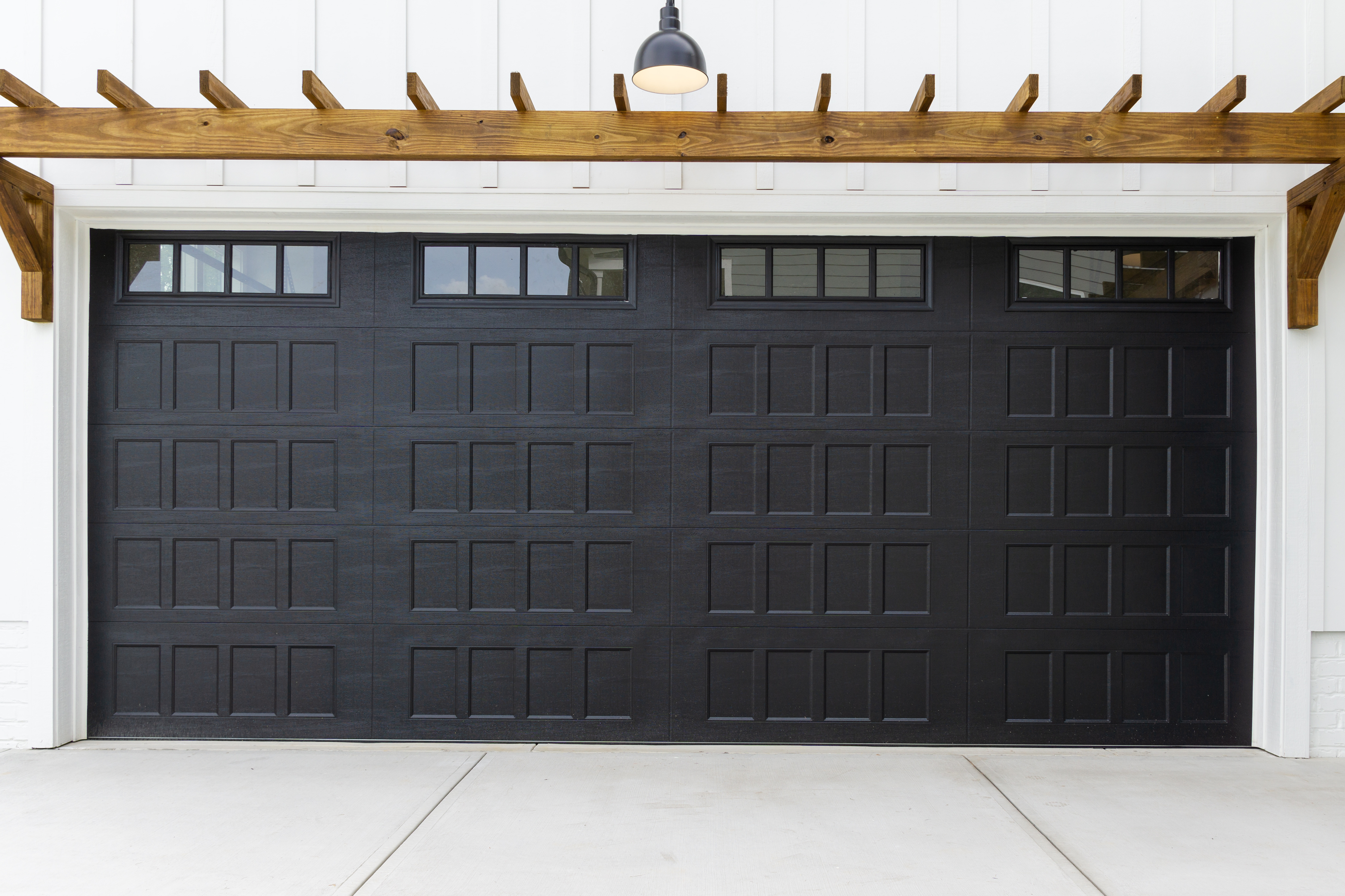 Enhance the beauty, security, and functionality of your home with Springfield Overhead Door’s premium residential overhead doors. Our team offers expert installation and maintenance on all our overhead doors.